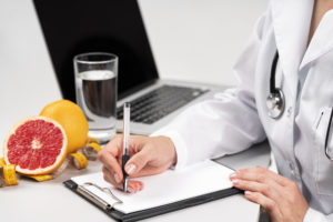 كيف تعمل رجيم لتنزيل الوزن ، تعلم كيف تتبع حميات لتنزيل الوزن
